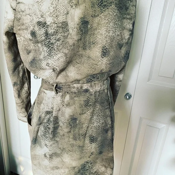 ARITZIA DRESS SNAKE PRINT - Picture 5 of 7